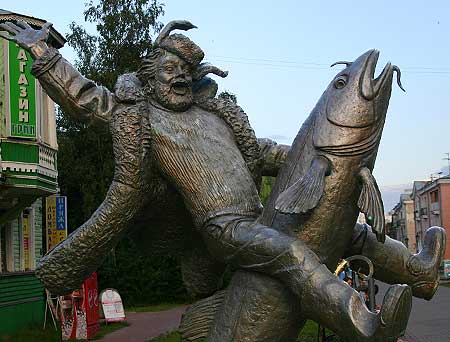 Памятник персонажам сказки Писахова на проспекте Чумбарова-Лучинского в Архангельске - один из пунктов архангельского квеста.